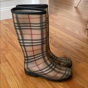 Burberry rain boots